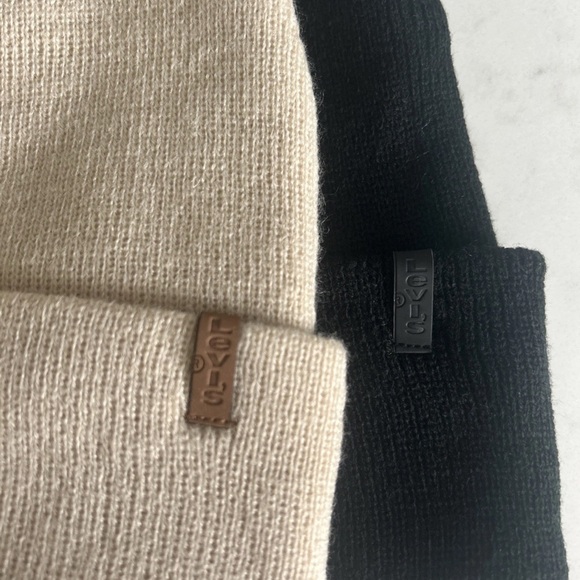 Levi’s 2 Pack Beanie Set, Cream & Black - Picture 2 of 5